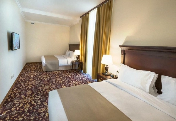 "Ani grand hotel" - отель в Ереване.