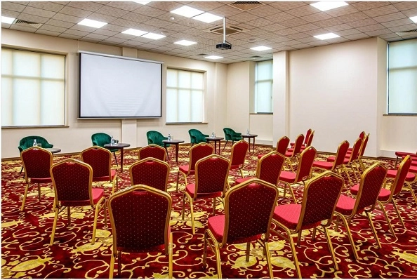 "Ani grand hotel" - отель в Ереване.