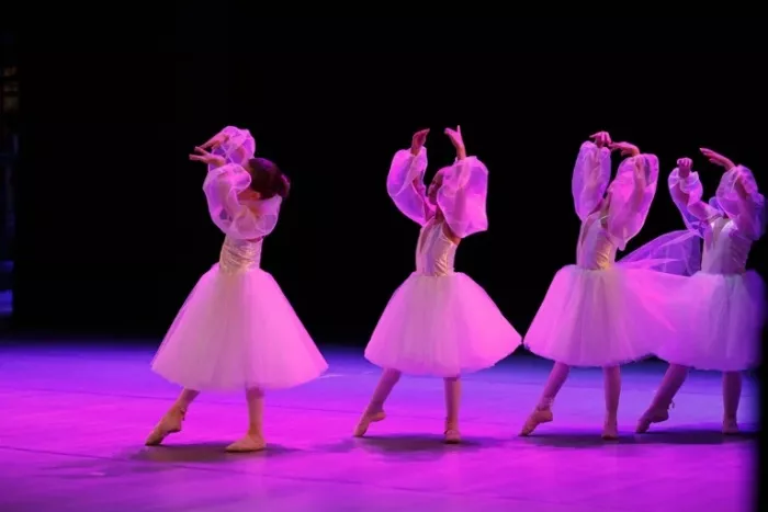 школа "Lil Ballerine"