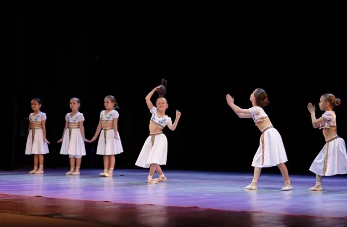 школа "Lil Ballerine"