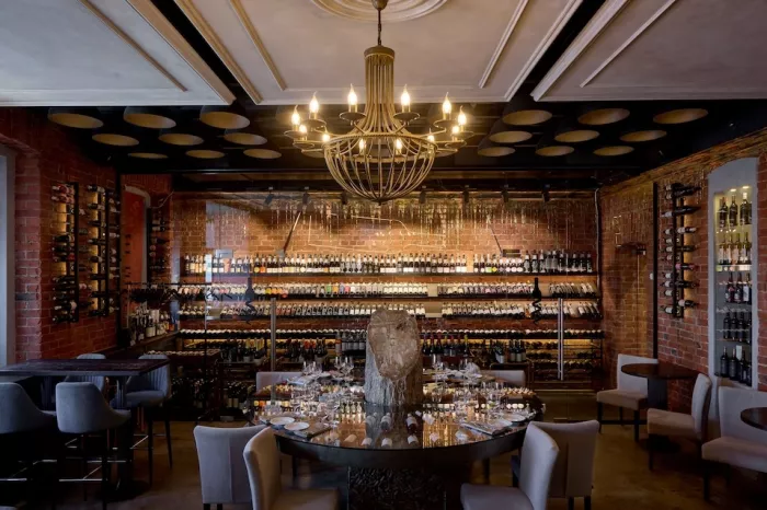 Бар «Wine & Dine»