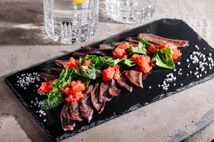 Бар «Wine & Dine»