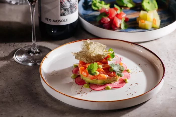 Бар «Wine & Dine»