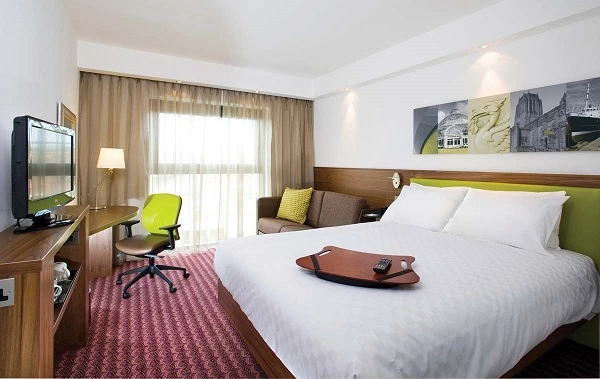 "Hampton by Hilton" - отель в Нижнем Новгороде.