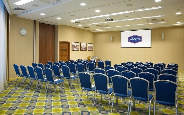 "Hampton by Hilton" - отель в Нижнем Новгороде.