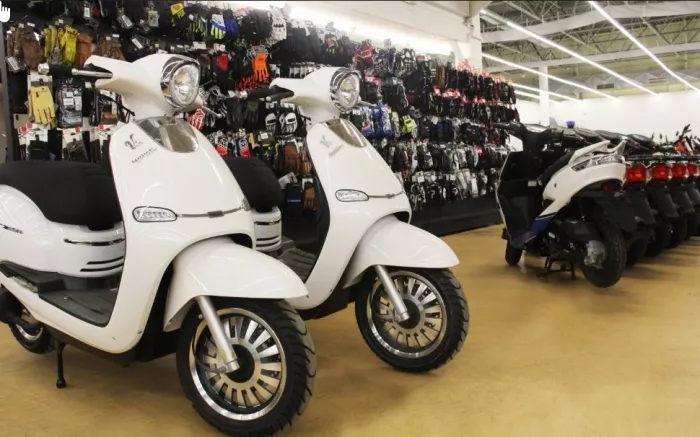 Магазин мототехники и экипировки "Universal motors".