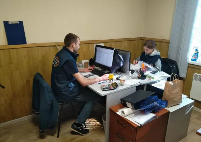 Компания по перевозке автомобилей автовозами "Тандем трэк".