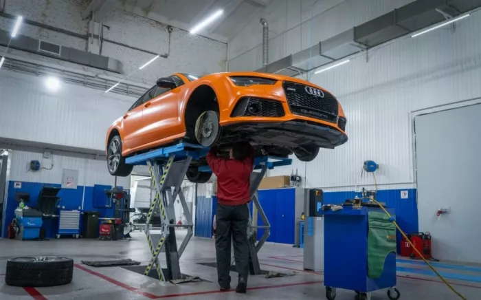 Автотехцентр "UCT".