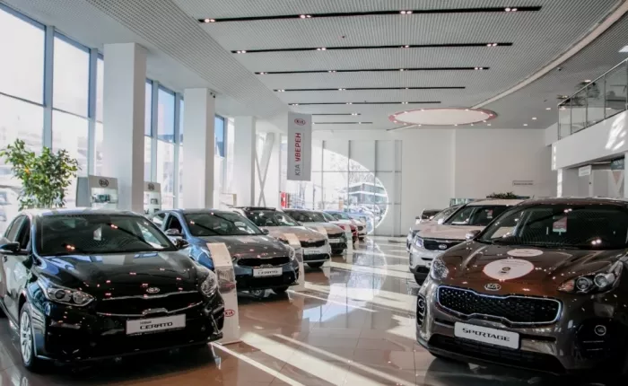 Автосалон "FAVORIT MOTORS".