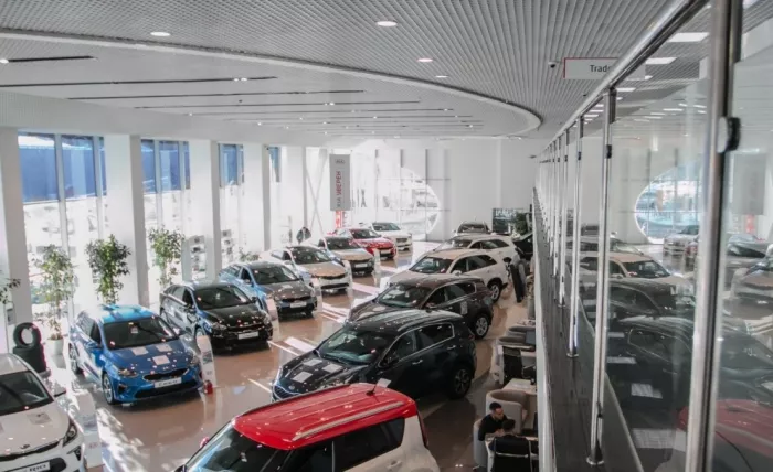 Автосалон "FAVORIT MOTORS".