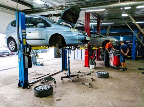 Автосалон "FAVORIT MOTORS".