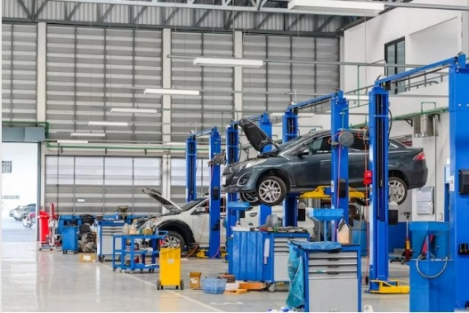 Автосалон "FAVORIT MOTORS".