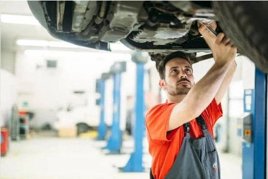 Автосалон "FAVORIT MOTORS".