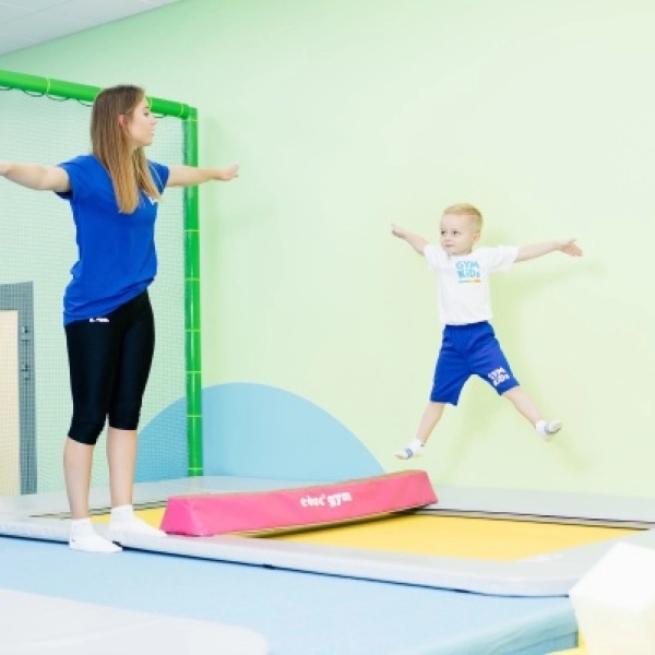 Детский гимнастический центр "Gymkids" на Симиренко