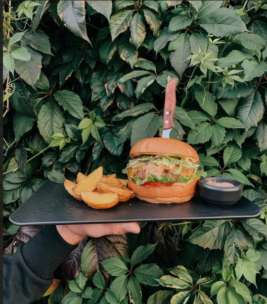 Городское кафе "BBQ Kitchen".