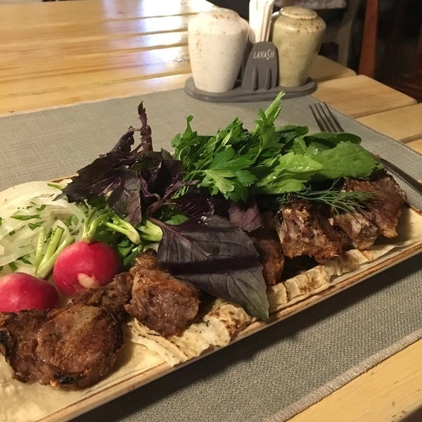 Ресторан армянской кухни "Lavash Restaurant" (Լավաշ ռեստորան).