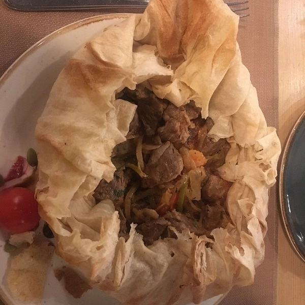 Ресторан армянской кухни "Lavash Restaurant" (Լավաշ ռեստորան).
