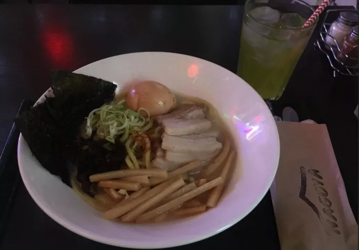 Кафе японской кухни "Nagoya".