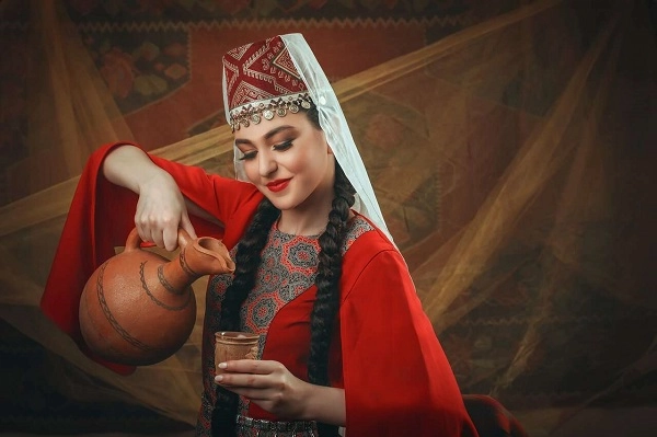 Ресторан "Гата Таверна" (Գաթա Պանդոկ).
