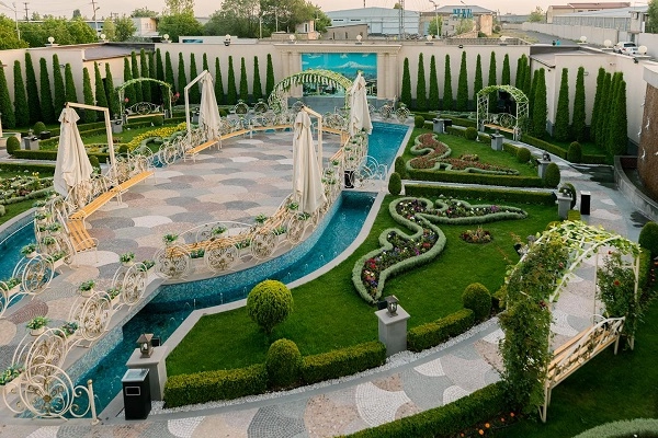 Ресторан армянской кухни "Роял Ереван"/(Ռօյալ Երևան).