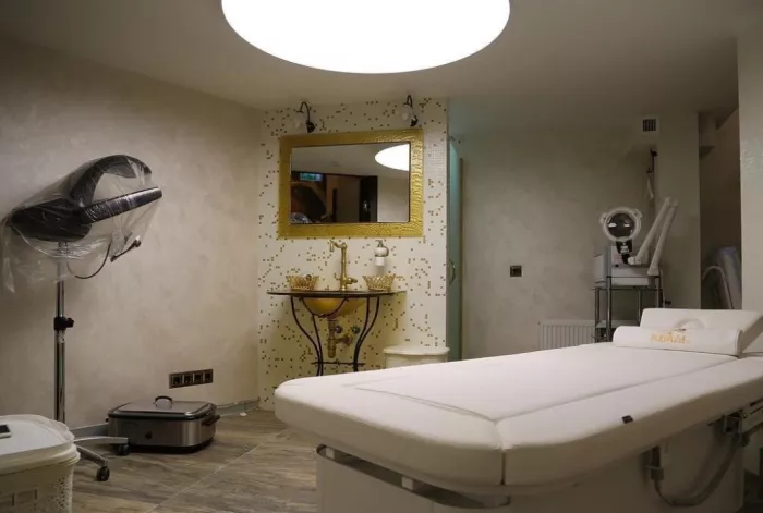 Салон красоты "RoseClinic".