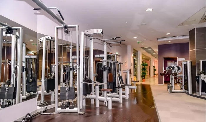 Фитнес-клуб "Ideal Fitness".