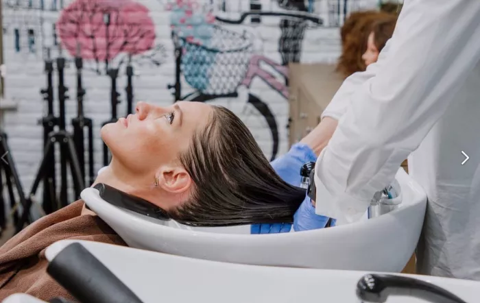 Салон укладки волос "Фен dry bar".
