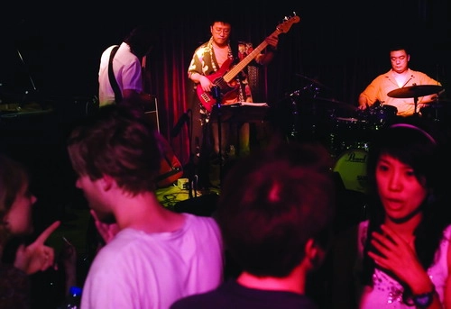 Бар «East Shore Live Jazz Cafe»