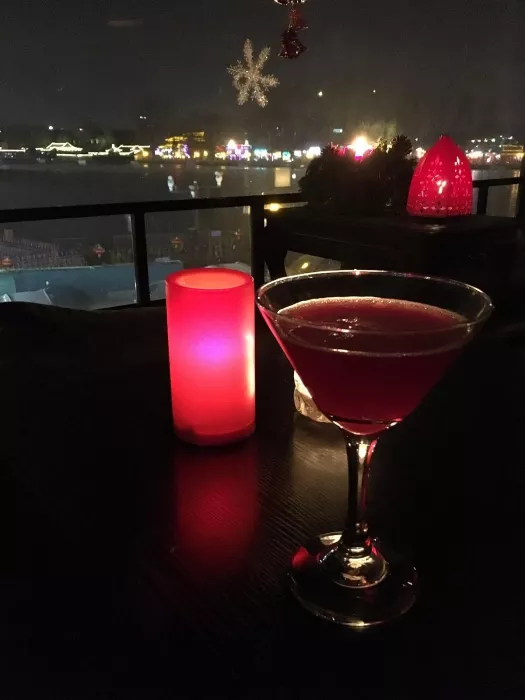 Бар «East Shore Live Jazz Cafe»
