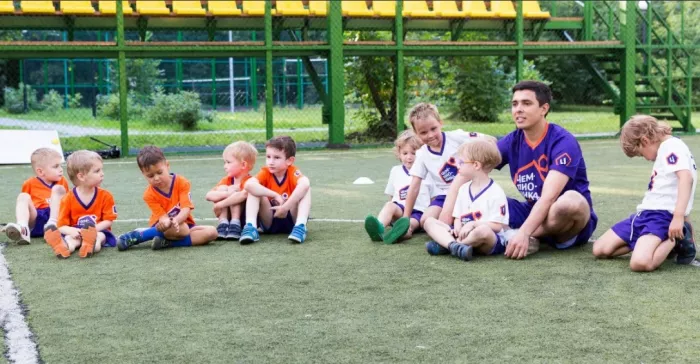 Детский футбольный клуб "Чемпионика".  