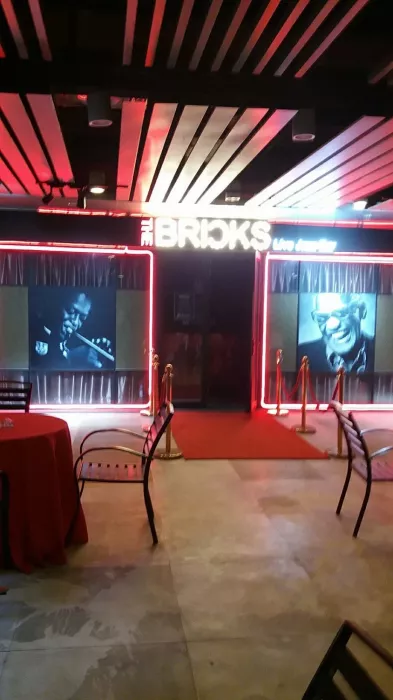 Бар «The Brick»