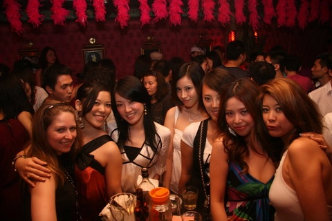 Клуб «World of Suzie Wong Club»