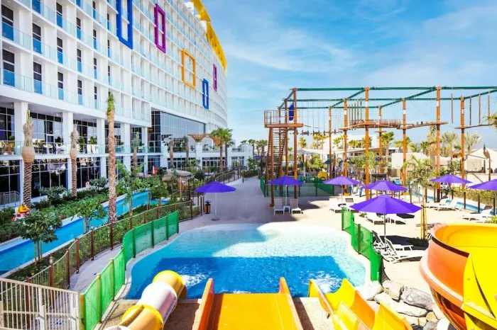 Отель "Centara Mirage Beach Resort Dubai" 4*