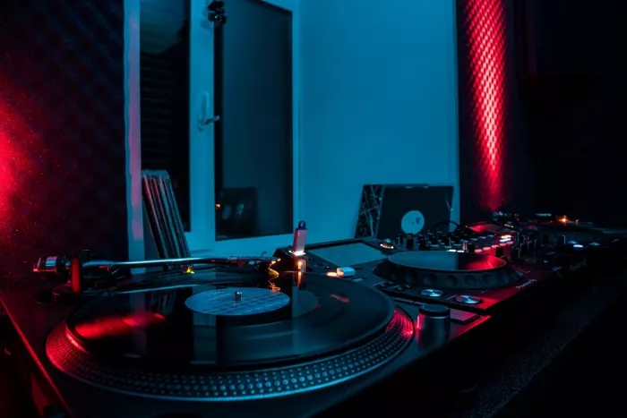 Школа диджеев "Topdjschool"