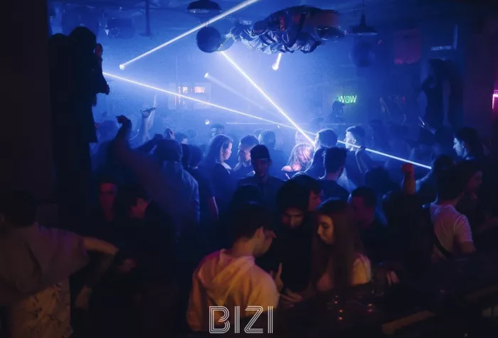 Бар "BIZI MOSCOW"