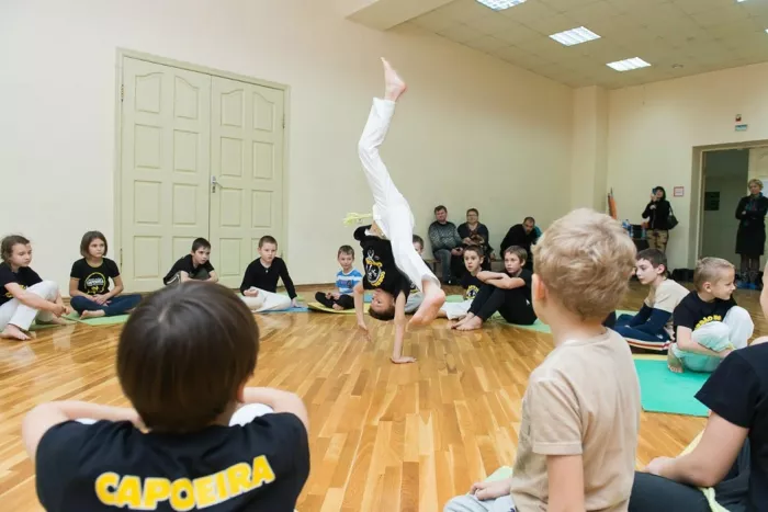 Академия «Капоэйра» на пр. Космонавтов, 20