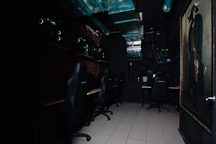 Компьютерный клуб "Cyber Lounge" на Московской
