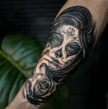 Студия пирсинга и художественной татуировки "Teplo tattoo".
