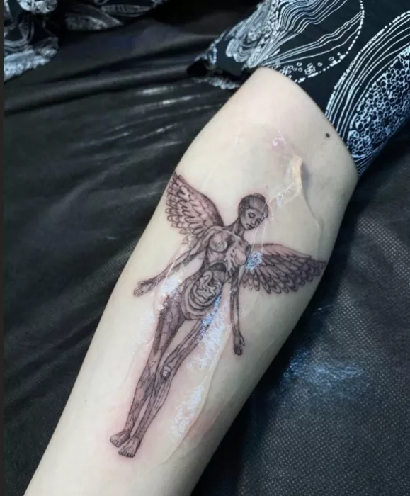 Студия пирсинга и художественной татуировки "Teplo tattoo".