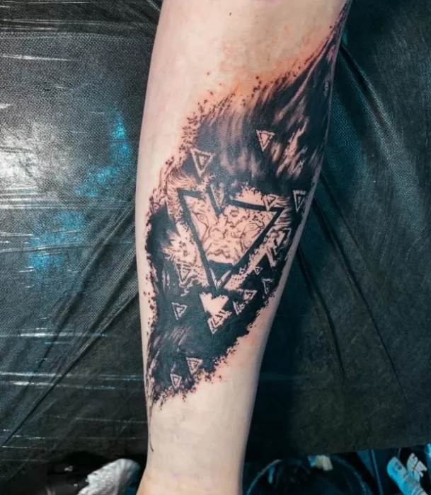 Студия пирсинга и художественной татуировки "Teplo tattoo".