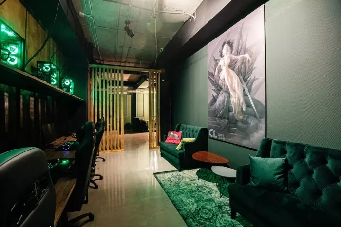 Компьютерный клуб "Cyber Lounge" на Дзержинского