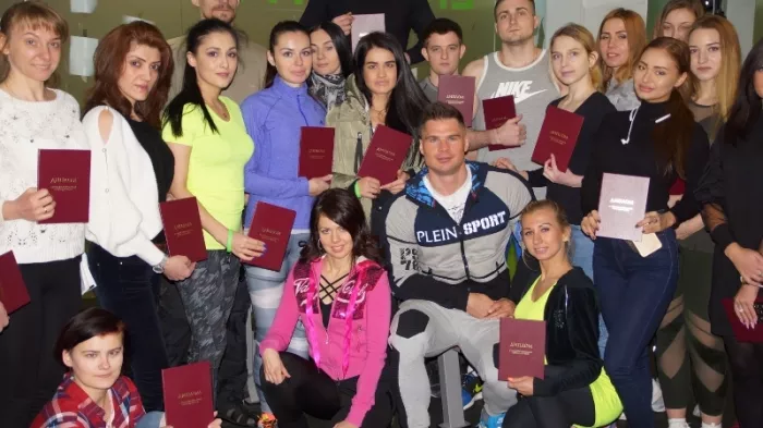 Академия Бодибилдинга и Фитнеса.