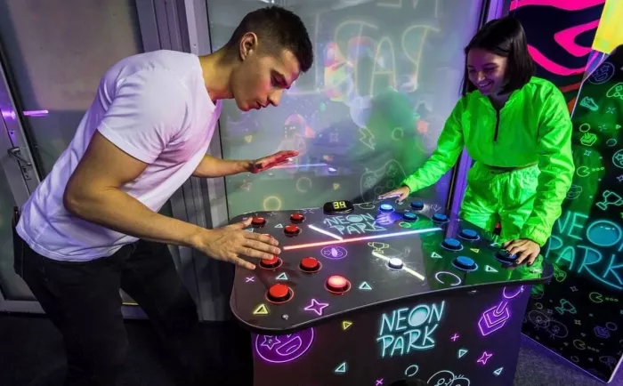 Парк развлечений "Neon park"