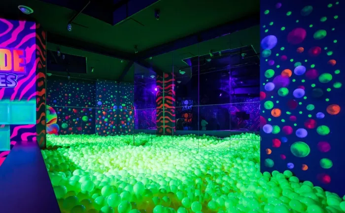 Парк развлечений "Neon park"