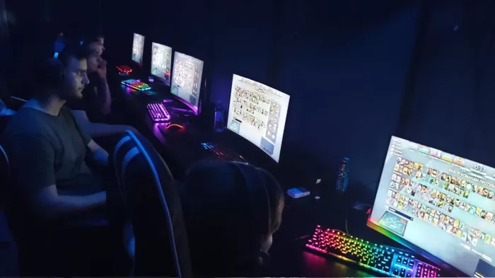 Компьютерный клуб "GGWP КИБЕР АРЕНА"