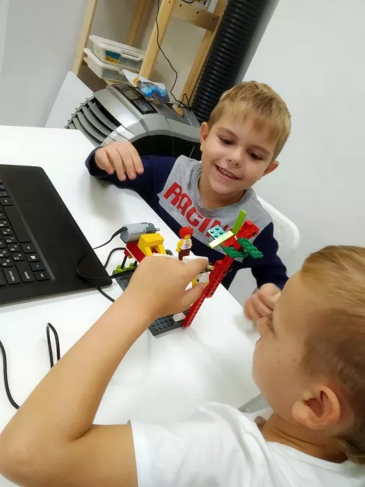Центр робототехники "RoboCore"