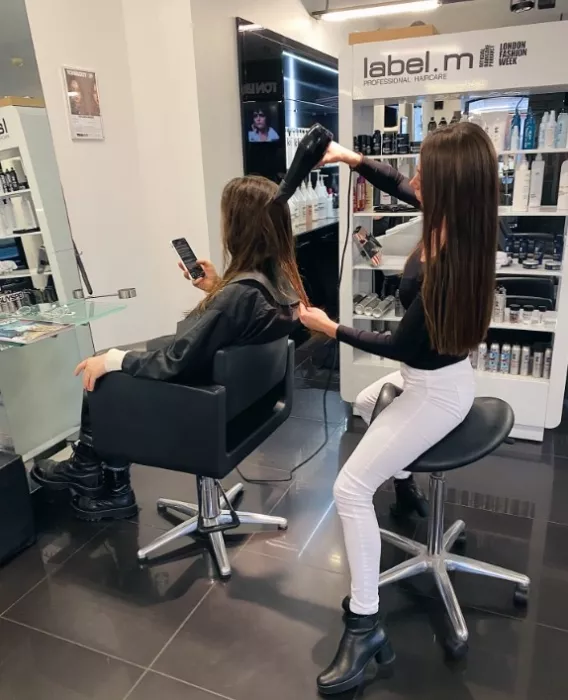 Салон красоты "Toni&Guy".