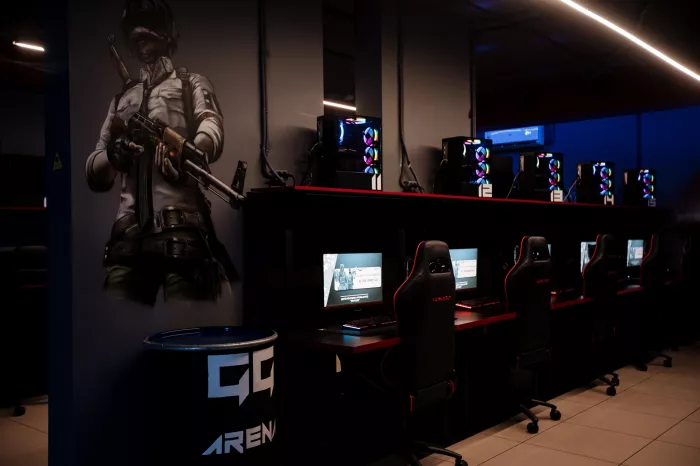 Компьютерный клуб "GG Arena" на Восточно-Кругликовской