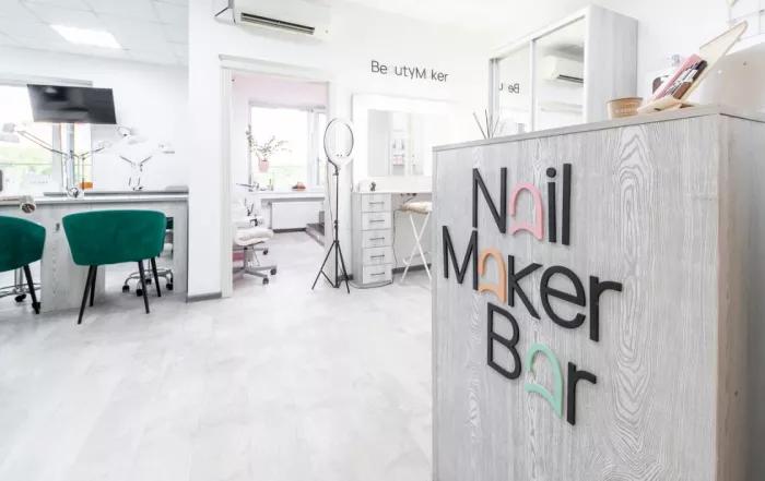 Студия маникюра "NailMaker Bar".