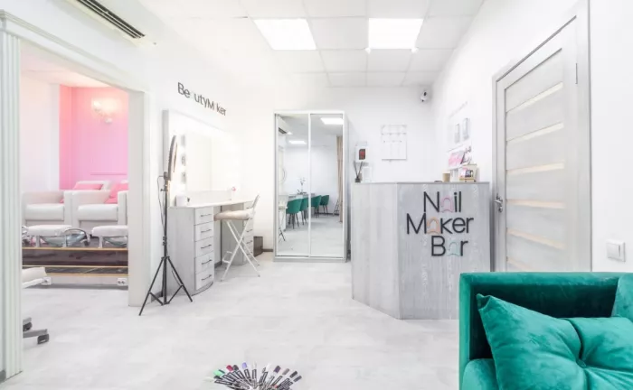 Студия маникюра "NailMaker Bar".